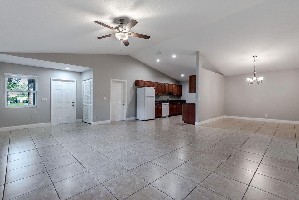 1025 Staghorn Street